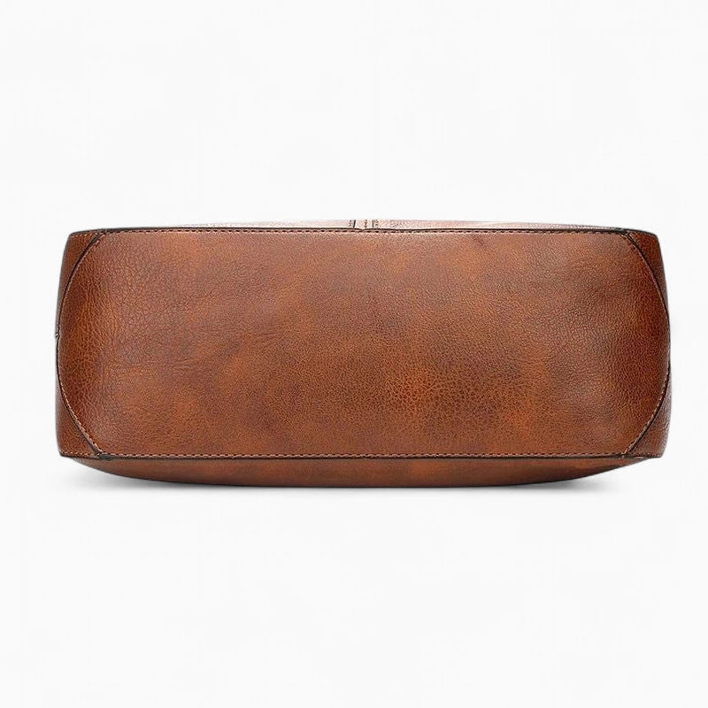 Sac à main cuir souple marron vue de dessous