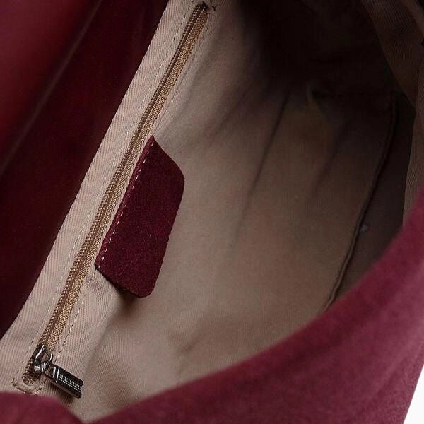 Sac bandoulière en daim rouge vue intérieur