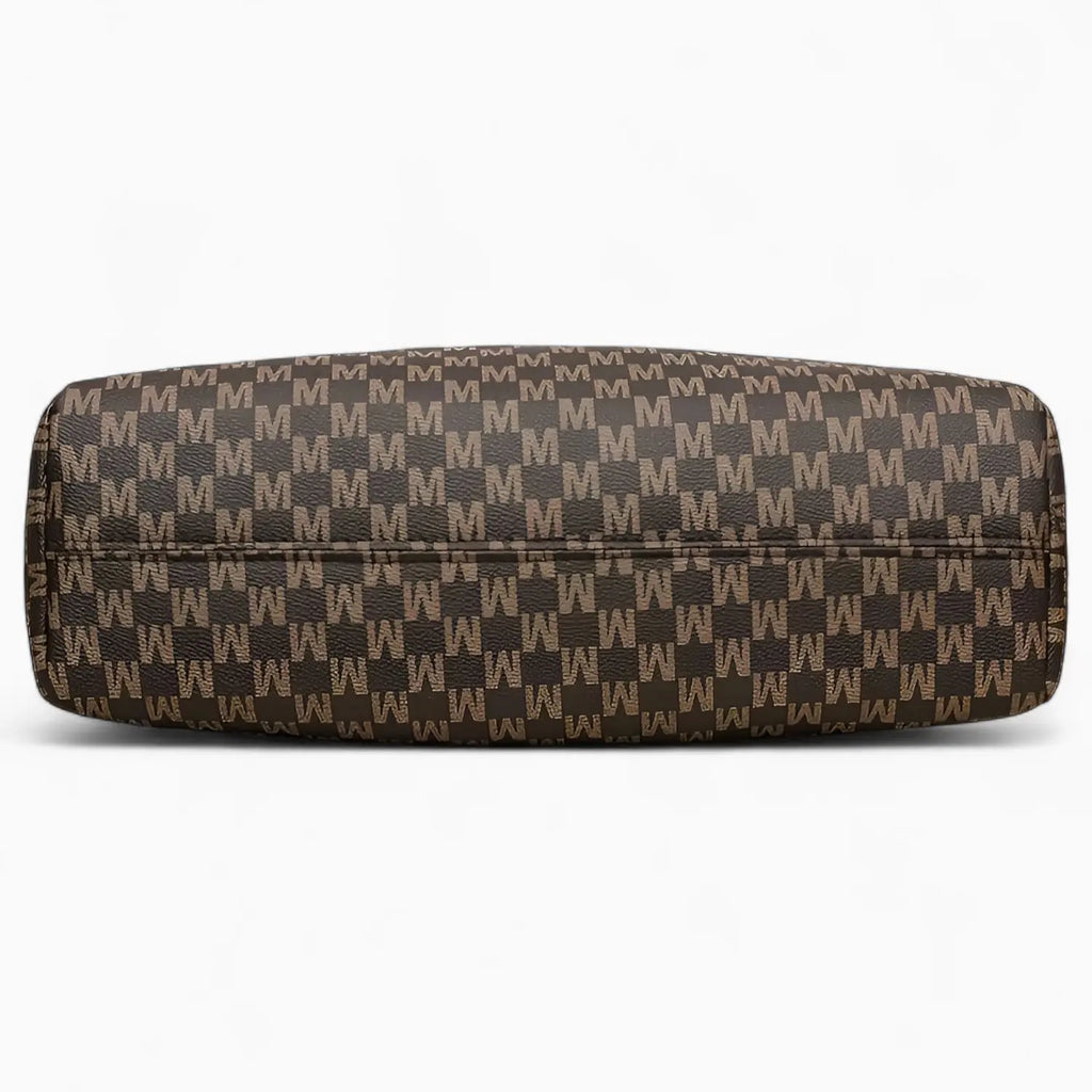 Sac porté épaule femme vue de dessous